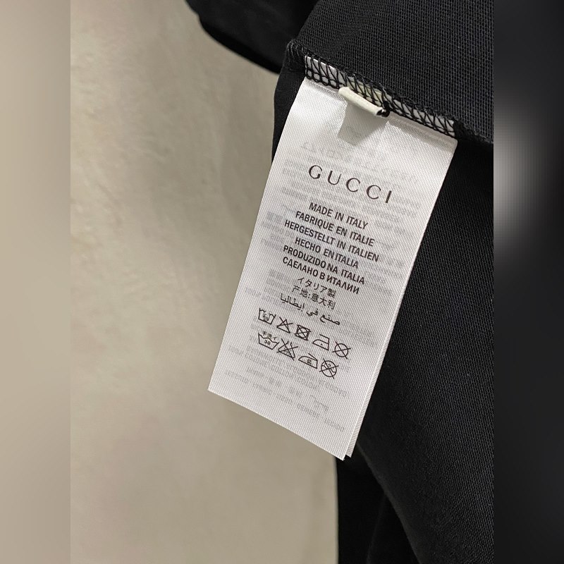 Gucci 25ss春夏新款首發(fā)專櫃最新款短袖圓領(lǐng)T恤 高端訂制 設(shè)計前衛(wèi)時尚！