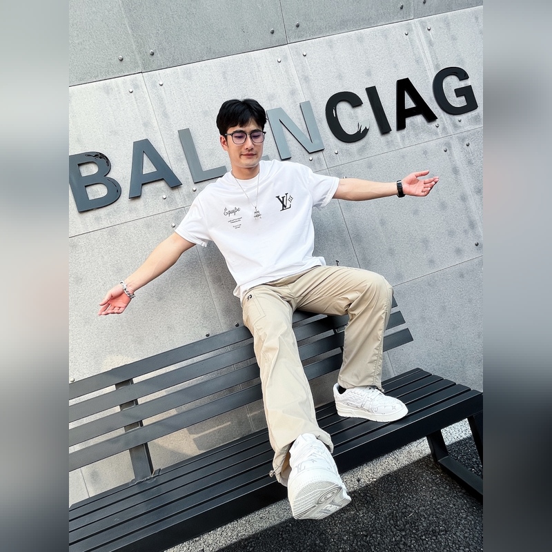 Louis Vuitton 獨家專供秋季新款 驢牌時尚休閑圓領短袖，高密度32