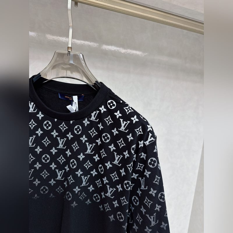 Louis Vuitton 2025Ss春夏最新款短袖T恤，手感柔軟，穿著舒適，