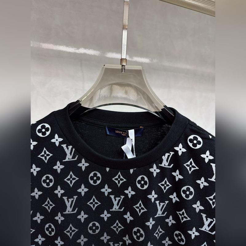 Louis Vuitton 2025Ss春夏最新款短袖T恤，手感柔軟，穿著舒適，