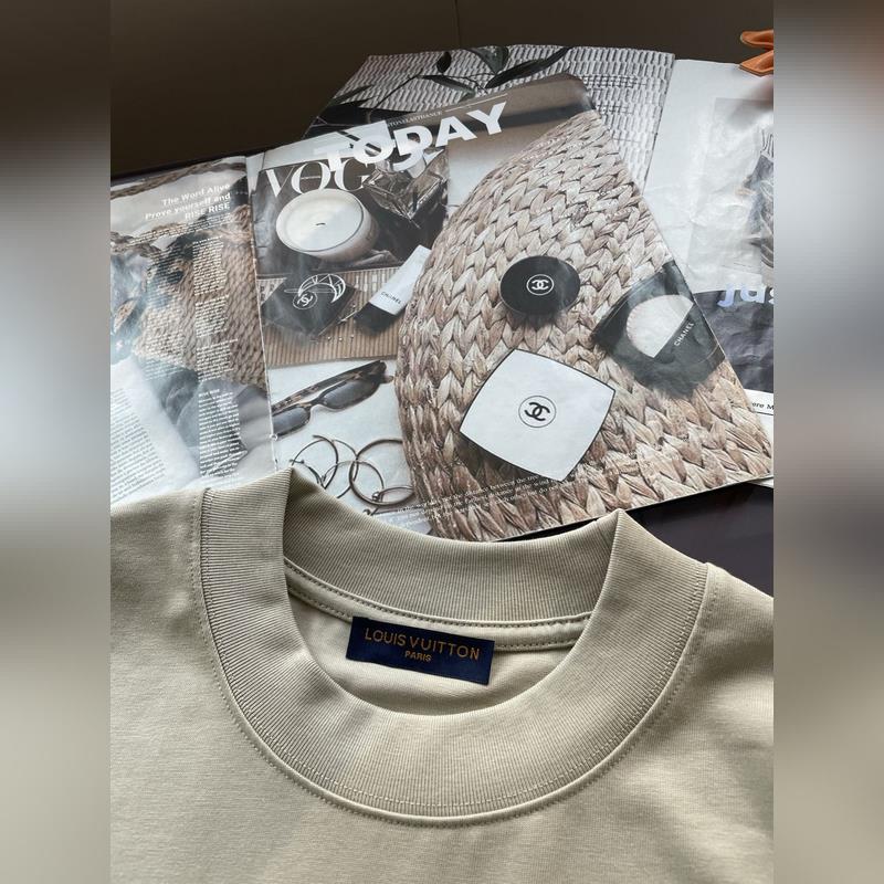 Lv 2025春夏款/官網同步 面料采用重磅純棉精梳棉面料，OS寬松版型，上身版