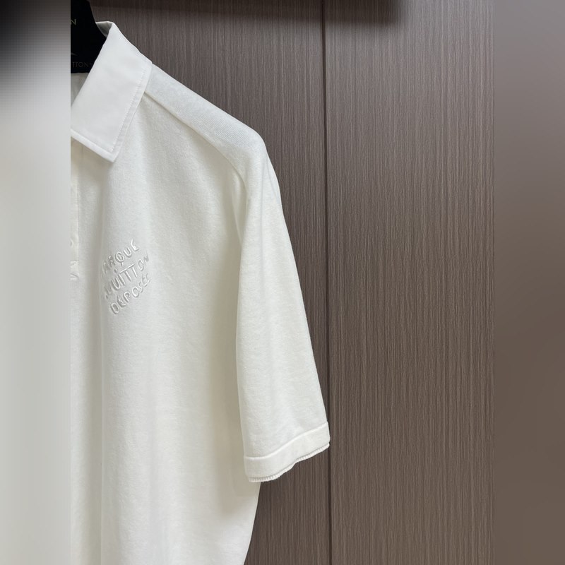 Louis Vuitton 春夏新款馬球衫POLO衫，取材細(xì)膩棉質(zhì)針織，以棉質(zhì)府