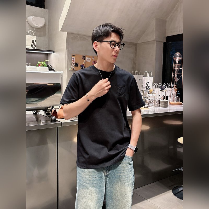 LV路易威登25ss春夏新款首發(fā)專櫃最新款短袖圓領(lǐng)T恤 高端訂制 設(shè)計(jì)前衛(wèi)時(shí)尚！