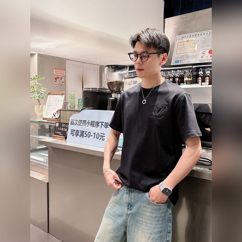 LV路易威登25ss春夏新款首發(fā)專櫃最新款短袖圓領(lǐng)T恤 高端訂制 設(shè)計(jì)前衛(wèi)時(shí)尚！
