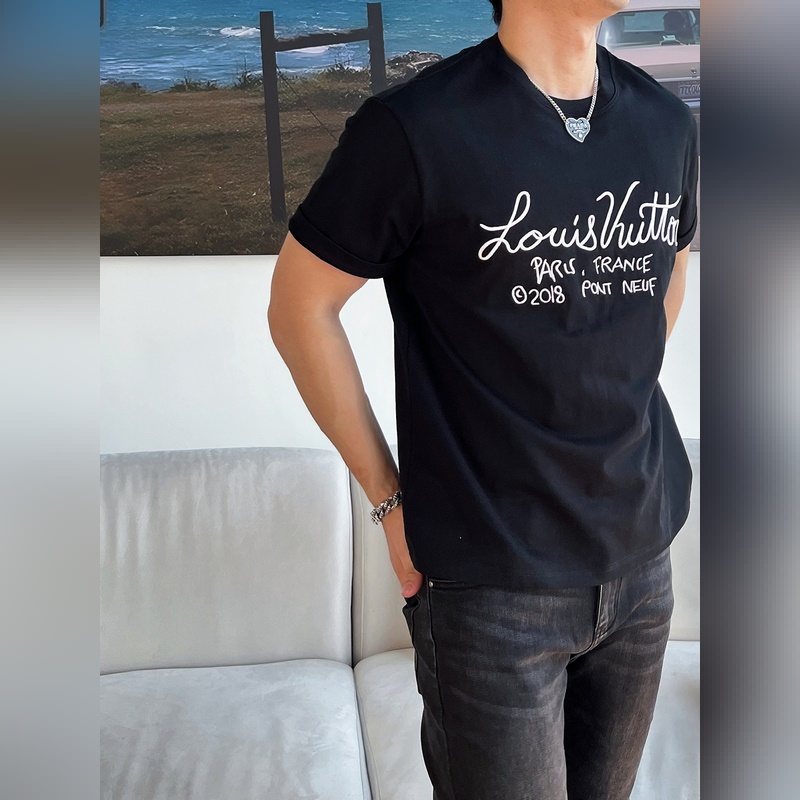 Louis Vuitton 獨家專供秋季新款 驢牌時尚休閑圓領短袖，高密度32