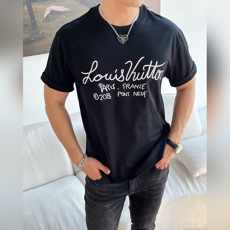 Louis Vuitton 獨家專供秋季新款 驢牌時尚休閑圓領短袖，高密度32