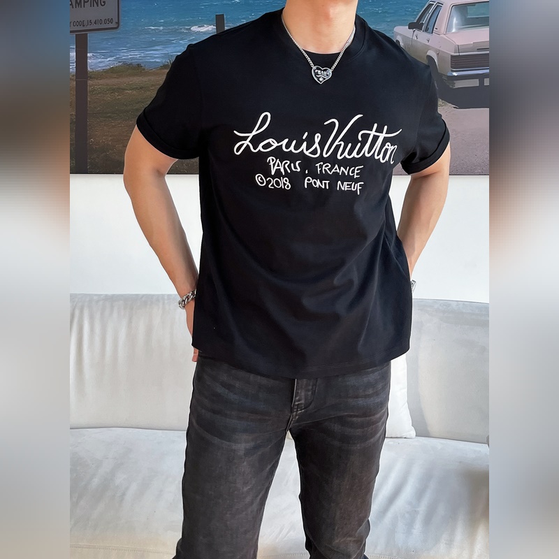 Louis Vuitton 獨家專供秋季新款 驢牌時尚休閑圓領短袖，高密度32