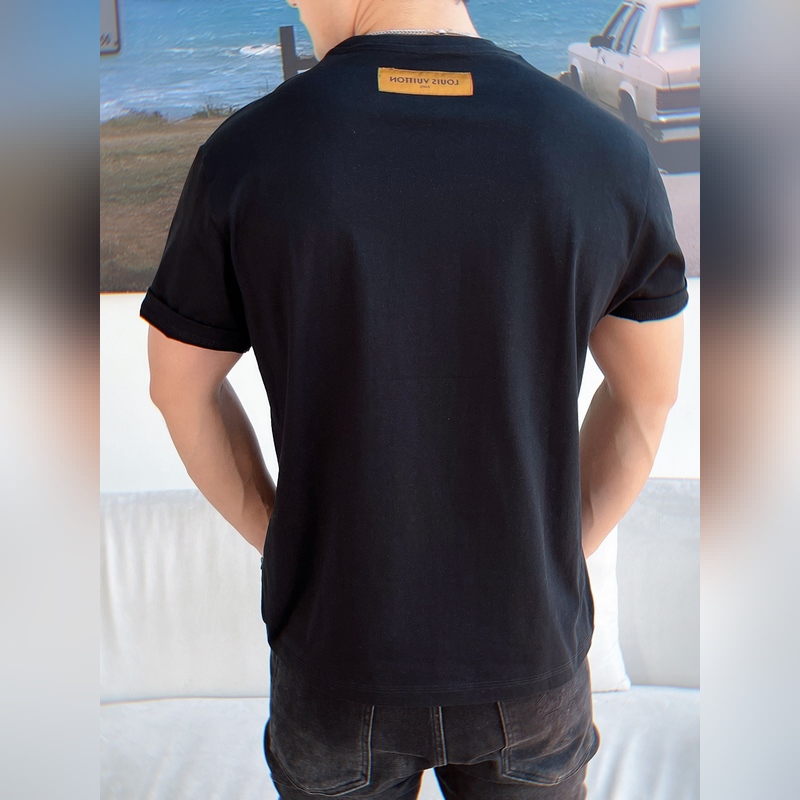 Louis Vuitton 獨家專供秋季新款 驢牌時尚休閑圓領短袖，高密度32