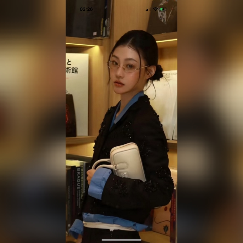 MIUMIU 趙今麥 |書呆子＋老錢風結合 MOD：SMUA54S SIZE：5