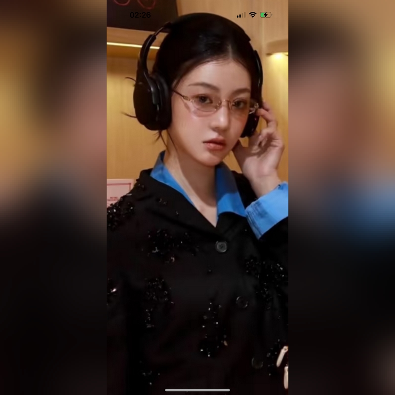 MIUMIU 趙今麥 |書呆子＋老錢風結合 MOD：SMUA54S SIZE：5