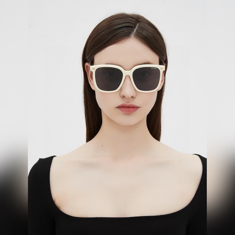 Miumiu MOD：SMU68N SIZE：65-15-145