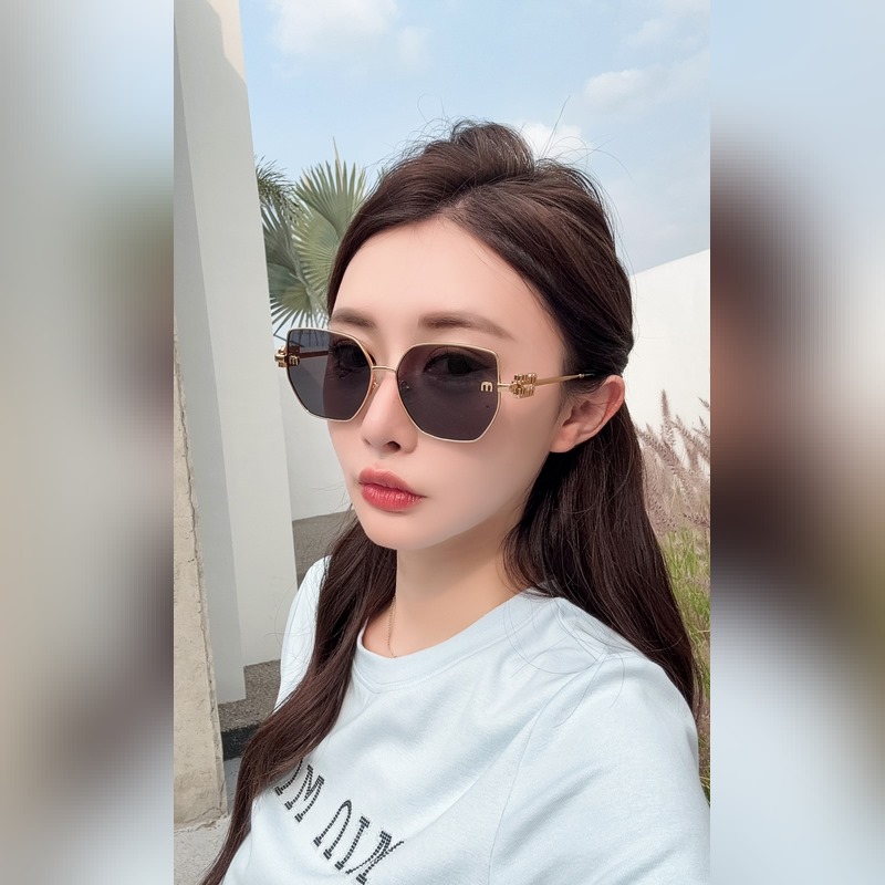 MIU MIU MOD：MU57ZS Size：58口18 145