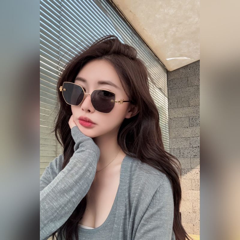 MIU MIU MOD：MU57ZS Size：58口18 145