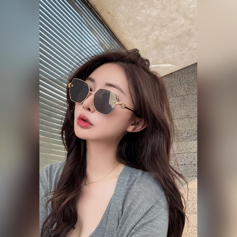 MIU MIU MOD：MU57ZS Size：58口18 145