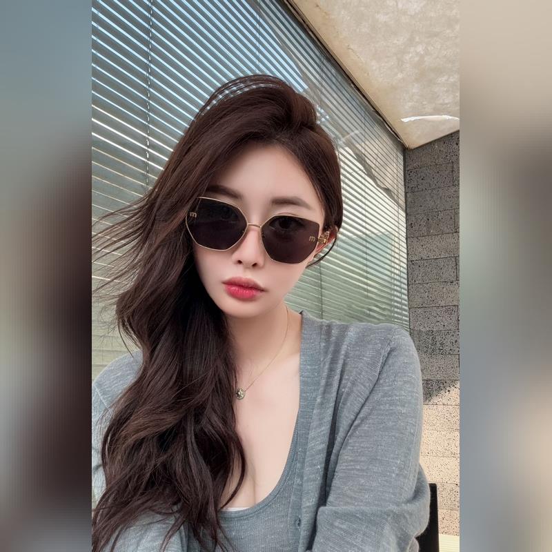 MIU MIU MOD：MU57ZS Size：58口18 145