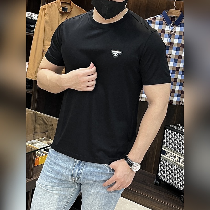 Prada 2026秋冬新品發(fā)布秘 普拉達圓領短袖，純棉短袖定義高端産品 3D立