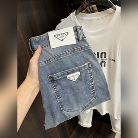 Prada 2025春季獨家專供新款秘 普拉達潮男時尚休閑牛仔褲，春季新款褲子