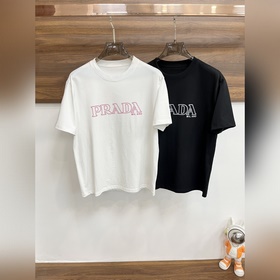 Prada 獨家專供秋季新款 普拉達時尚休閑圓領短袖，高密度320克純棉面料，