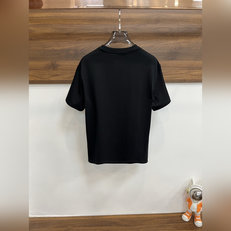 Prada 獨家專供秋季新款 普拉達時尚休閑圓領短袖，高密度320克純棉面料，