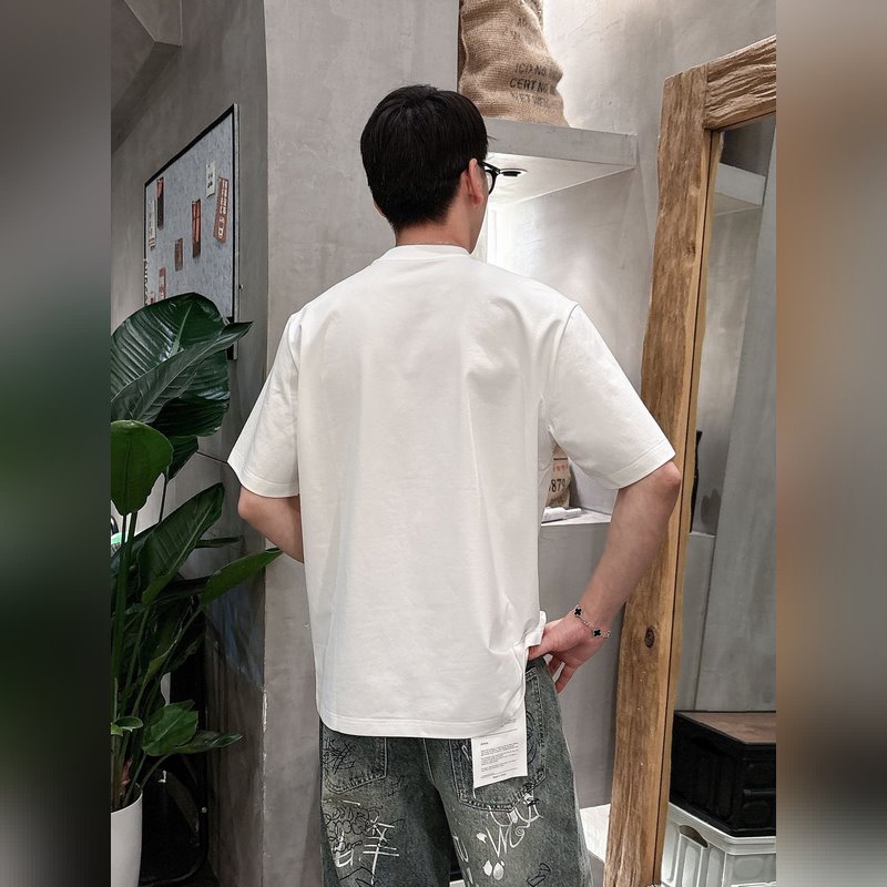 Prada/普拉達，2025夏季最新款，專櫃同步有售，原單狠貨，時尚休閑圓領短袖