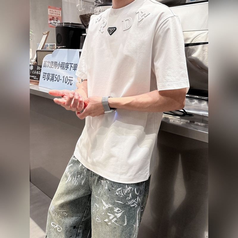 Prada/普拉達，2025夏季最新款，專櫃同步有售，原單狠貨，時尚休閑圓領短袖