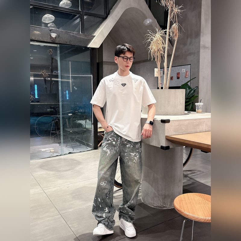 Prada/普拉達，2025夏季最新款，專櫃同步有售，原單狠貨，時尚休閑圓領短袖