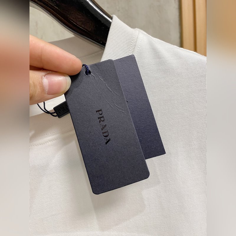 普拉達 Prada 25ss春夏新款首發專櫃最新款短袖圓領T恤 高端訂制 設計前