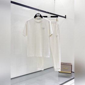 上衣價格2000，褲子價格2300  普拉達夏季套裝新品， 經典LOGO時尚設