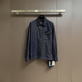 上衣 價格3300 牛仔褲價格 3100 Prada 2025SS新款三角微標牛