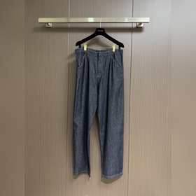 上衣 價格3300 牛仔褲價格 3100 Prada 2025SS新款三角微標牛