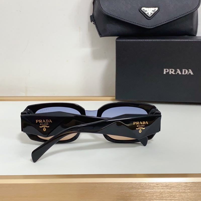 PRADA MOD：PR160S Size：52口21 145
