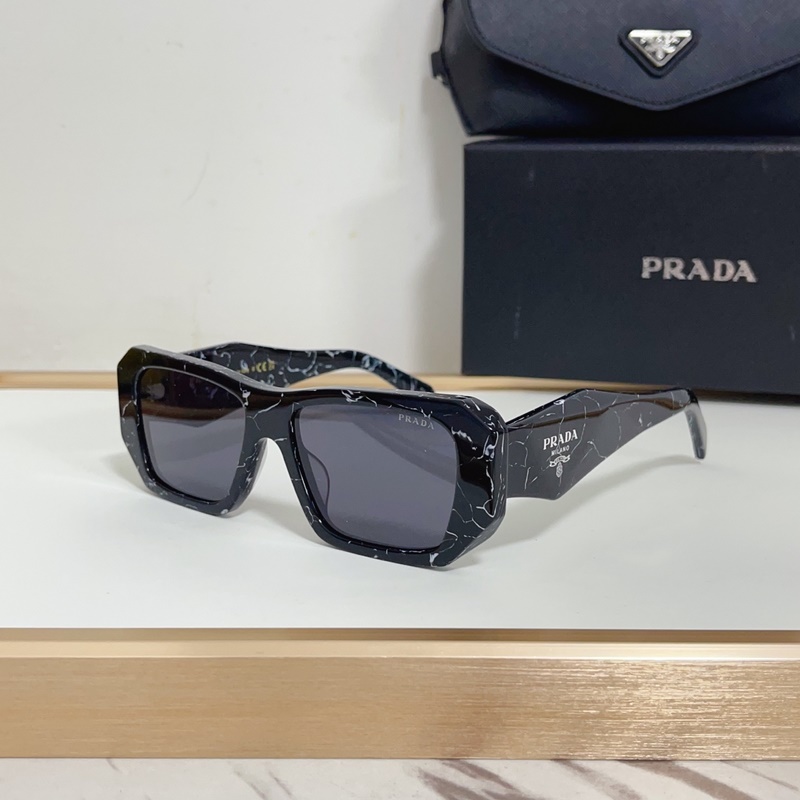 PRADA MODEL：SPR1791 SIZE：53口17-145