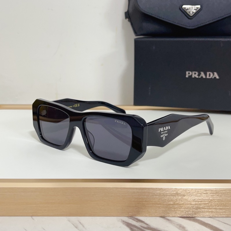 PRADA MODEL：SPR1791 SIZE：53口17-145