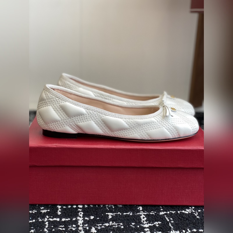 代購級 Valentino 華倫天奴 25ss 春夏 新款 電繡 芭蕾舞鞋 無