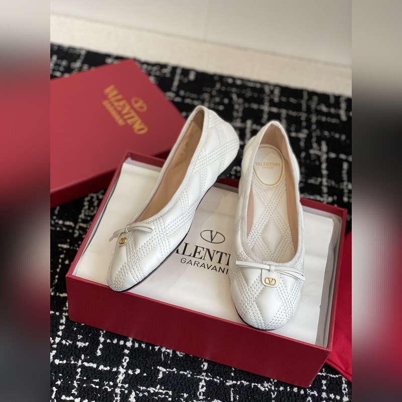 代購級 Valentino 華倫天奴 25ss 春夏 新款 電繡 芭蕾舞鞋 無