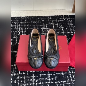 代購(gòu)級(jí) Valentino 華倫天奴 25ss 春夏 新款 電繡 芭蕾舞鞋 無(wú)