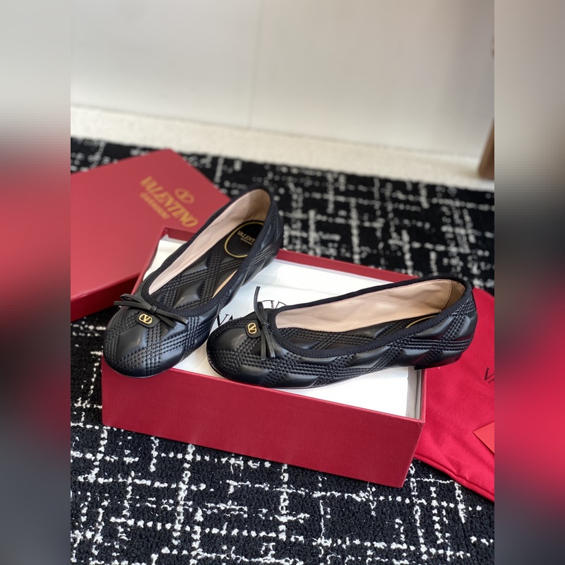 代購級 Valentino 華倫天奴 25ss 春夏 新款 電繡 芭蕾舞鞋 無