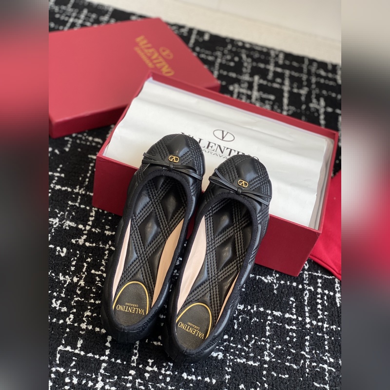 代購級 Valentino 華倫天奴 25ss 春夏 新款 電繡 芭蕾舞鞋 無