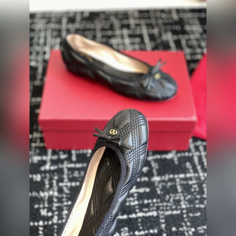 代購級 Valentino 華倫天奴 25ss 春夏 新款 電繡 芭蕾舞鞋 無