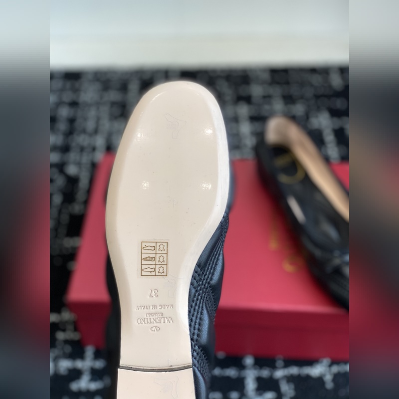 代購級 Valentino 華倫天奴 25ss 春夏 新款 電繡 芭蕾舞鞋 無