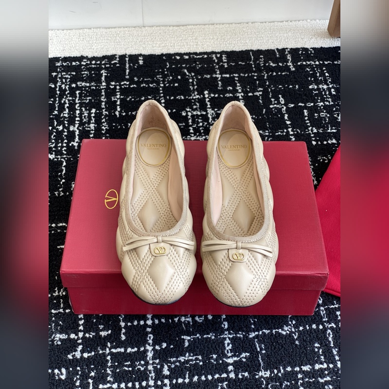 代購級 Valentino 華倫天奴 25ss 春夏 新款 電繡 芭蕾舞鞋 無