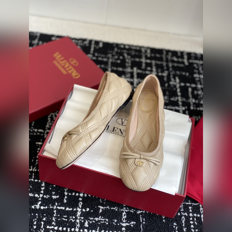 代購級 Valentino 華倫天奴 25ss 春夏 新款 電繡 芭蕾舞鞋 無