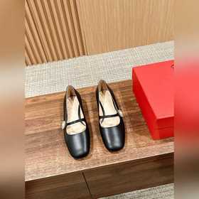 華倫天奴春夏新款矮跟方頭瑪麗珍 區(qū)別市場(chǎng)版 隻做頂級(jí) 華倫天旅最新款春夏款！超