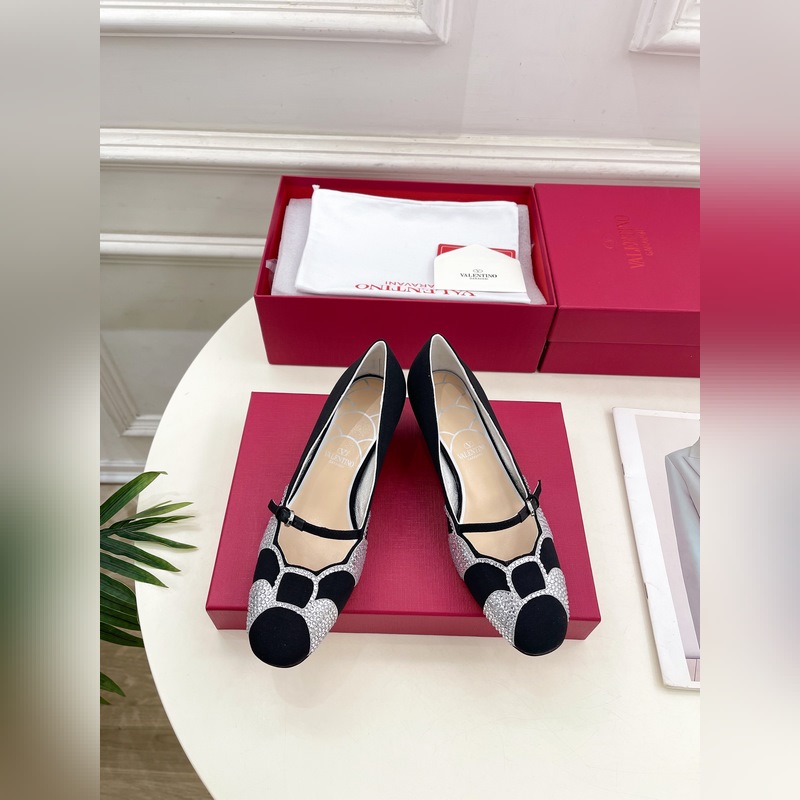 Valentino 華倫天奴 2025ss早春新品 BOWOW綢緞鑽面單鞋上新