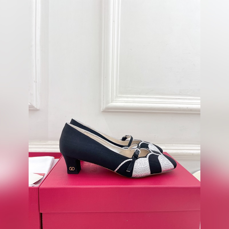 Valentino 華倫天奴 2025ss早春新品 BOWOW綢緞鑽面單鞋上新