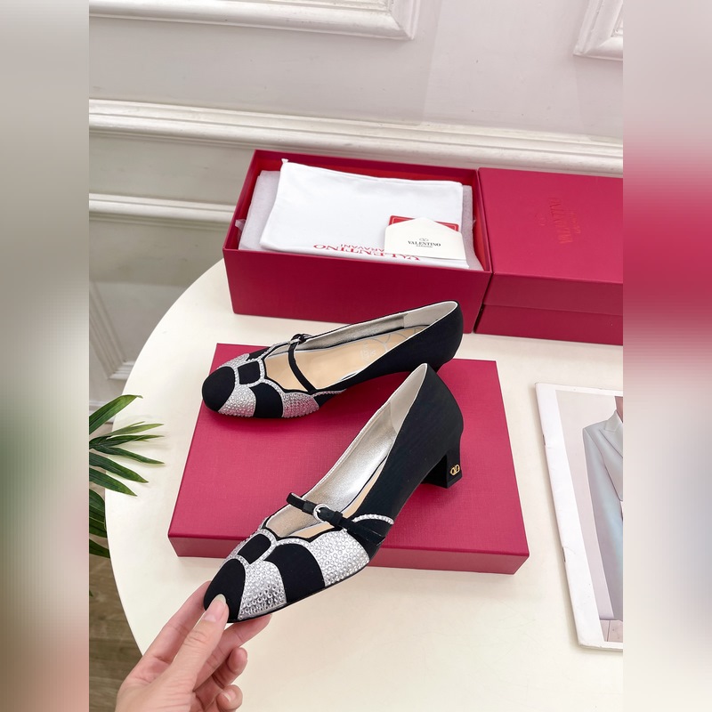 Valentino 華倫天奴 2025ss早春新品 BOWOW綢緞鑽面單鞋上新