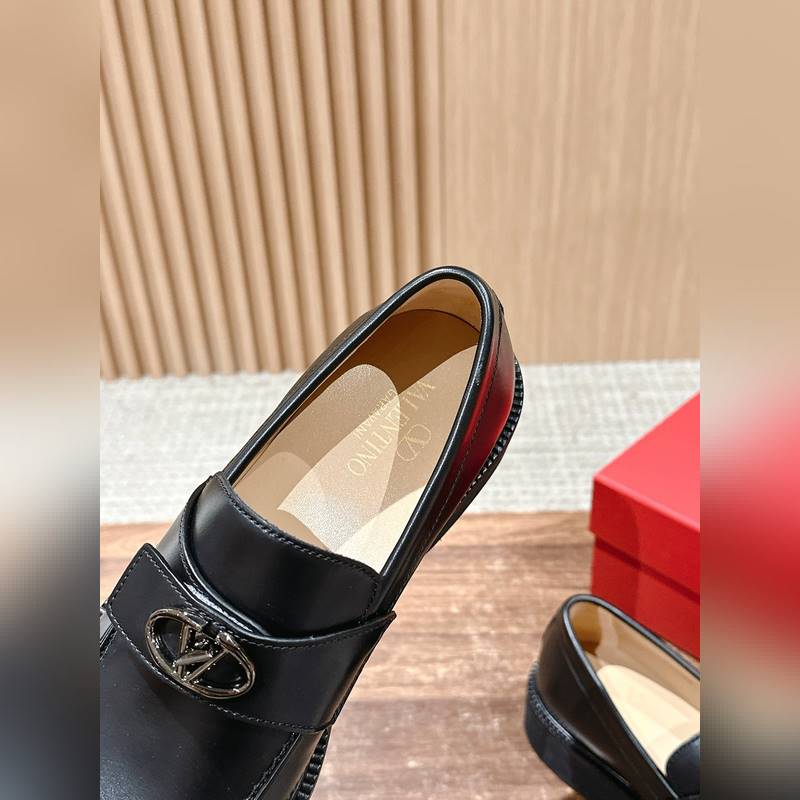 VALENTINO 華倫天奴男士新款樂福鞋 潮流新造型旋轉造型扣 舒適輕底 Si