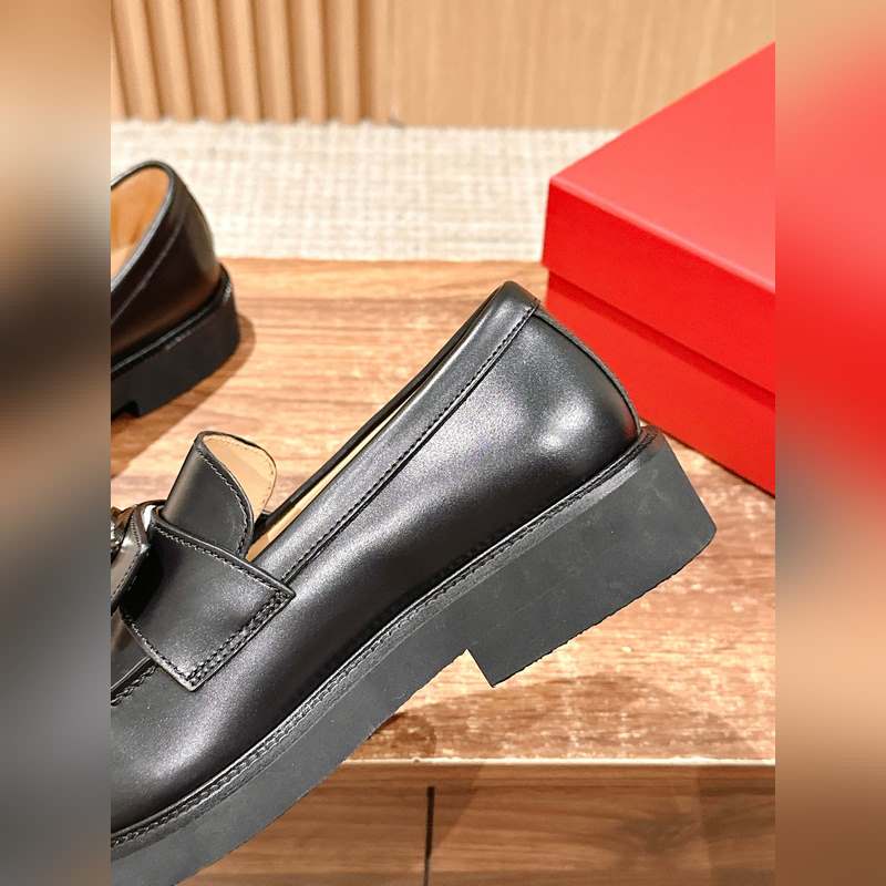 VALENTINO 華倫天奴男士新款樂福鞋 潮流新造型旋轉造型扣 舒適輕底 Si