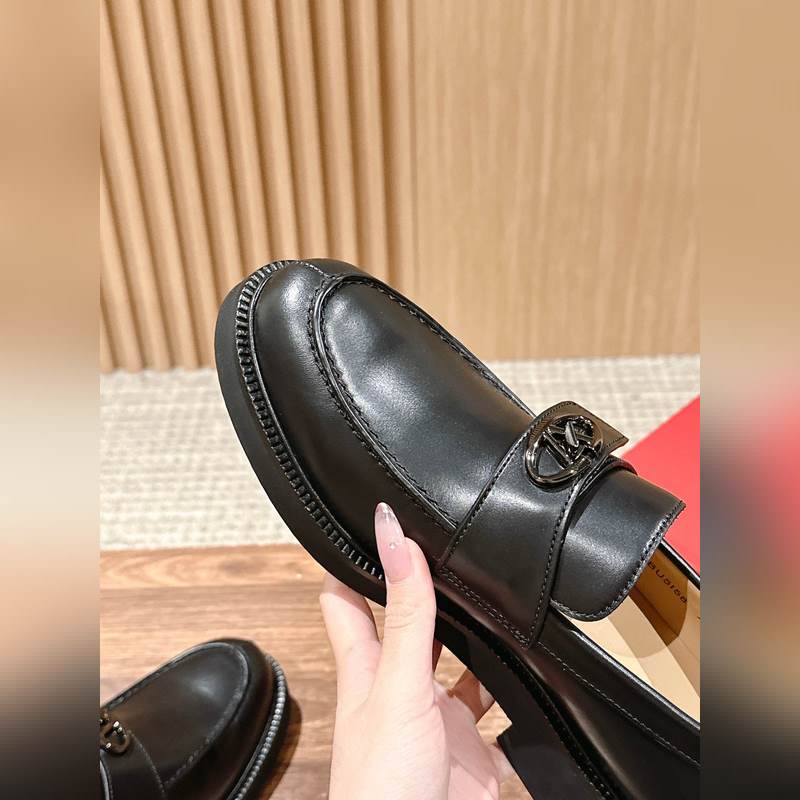 VALENTINO 華倫天奴男士新款樂福鞋 潮流新造型旋轉造型扣 舒適輕底 Si