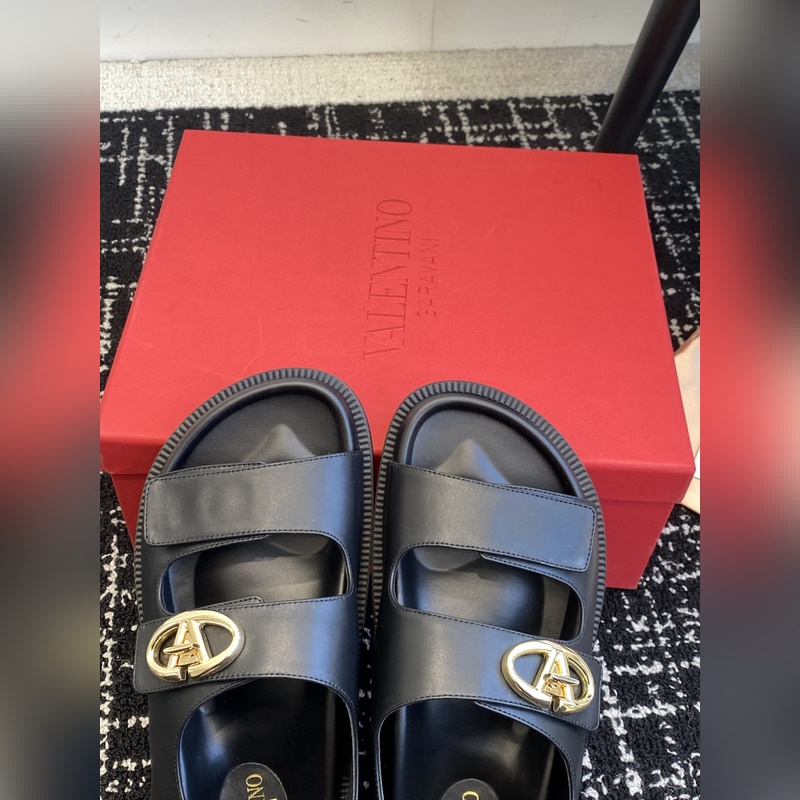 代購級 Valentino 華倫天奴25款大V扣魔術(shù)貼沙灘涼鞋 魔術(shù)貼休閑涼鞋